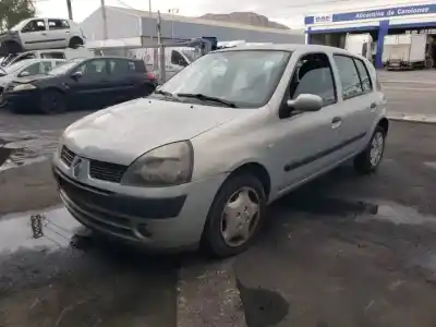 Scrapping Vehicle renault clio ii fase ii (b/cb0) g-d4f712 of the year 2001 powered 