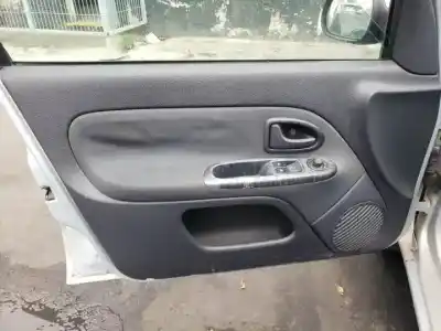 Scrapping Vehicle renault clio ii fase ii (b/cb0) g-d4f712 of the year 2001 powered 