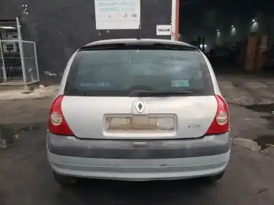 Scrapping Vehicle renault clio ii fase ii (b/cb0) g-d4f712 of the year 2001 powered 
