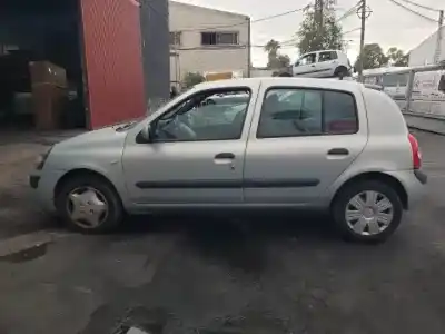 Scrapping Vehicle renault clio ii fase ii (b/cb0) g-d4f712 of the year 2001 powered 