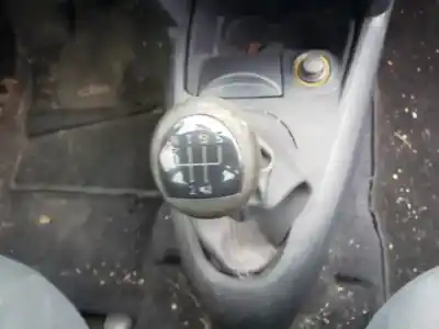 Scrapping Vehicle renault clio ii fase ii (b/cb0) g-d4f712 of the year 2001 powered 