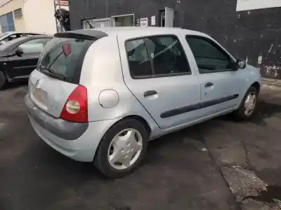 Scrapping Vehicle renault clio ii fase ii (b/cb0) g-d4f712 of the year 2001 powered 
