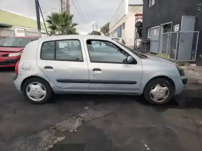 Scrapping Vehicle renault clio ii fase ii (b/cb0) g-d4f712 of the year 2001 powered 