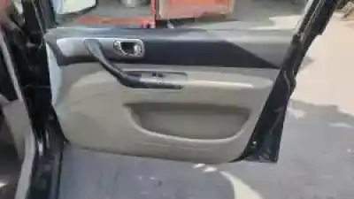 Sloopvoertuig chevrolet tacuma monospace (u100) 2.0 van het jaar 2004 aangedreven 