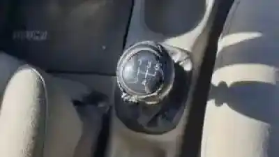 Sloopvoertuig chevrolet tacuma monospace (u100) 2.0 van het jaar 2004 aangedreven 