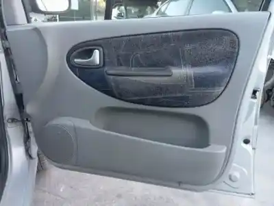 Здавання транспортного засобу renault scenic (ja..) k4m700 року 2002 потужний 