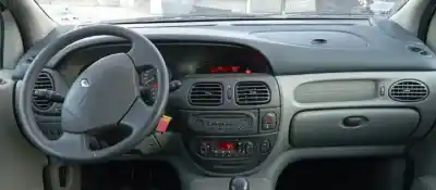 Здавання транспортного засобу renault scenic (ja..) k4m700 року 2002 потужний 