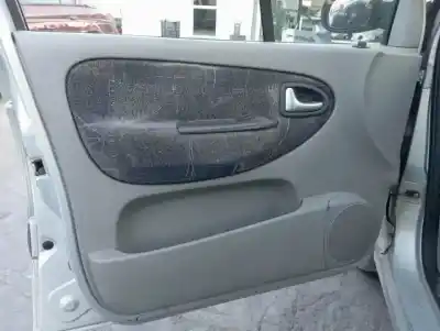 Здавання транспортного засобу renault scenic (ja..) k4m700 року 2002 потужний 