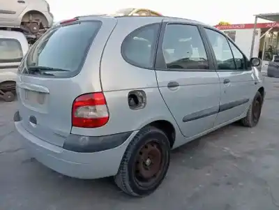 Здавання транспортного засобу renault scenic (ja..) k4m700 року 2002 потужний 