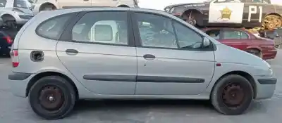 Здавання транспортного засобу renault scenic (ja..) k4m700 року 2002 потужний 
