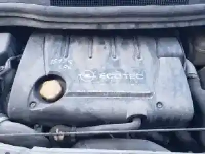 Veicolo di demolizione opel zafira b d-z19dt dell'anno 2005 alimentato 