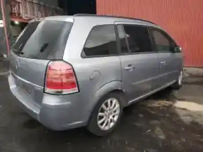 Veicolo di demolizione opel zafira b d-z19dt dell'anno 2005 alimentato 