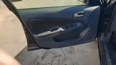 Veículo de Sucata nissan almera (n16/e) yd22ddt do ano 2002 alimentado 