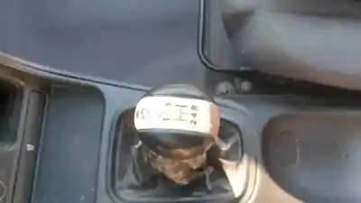 Veículo de Sucata nissan almera (n16/e) yd22ddt do ano 2002 alimentado 