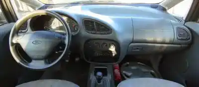 Veicolo di demolizione ford galaxy (vx) nse dell'anno 1995 alimentato 