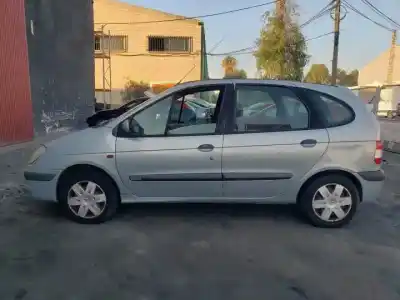 Scrapping Vehicle renault scenic (ja..) k4m700 of the year 2002 powered 