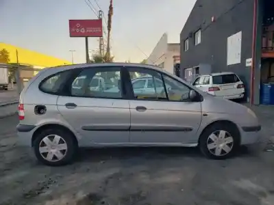Scrapping Vehicle renault scenic (ja..) k4m700 of the year 2002 powered 