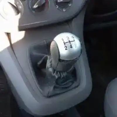 Veicolo di demolizione ford focus c-max (cap) aoda.aodb.syda.g6da.hwda dell'anno 2003 alimentato 