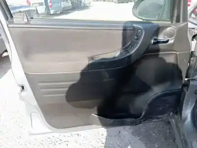 Veicolo di demolizione opel zafira a y22dtr dell'anno 2003 alimentato 