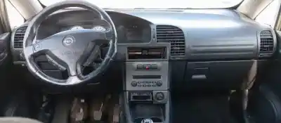 Veicolo di demolizione opel zafira a y22dtr dell'anno 2003 alimentato 