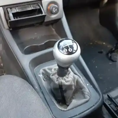 Veicolo di demolizione opel zafira a y22dtr dell'anno 2003 alimentato 