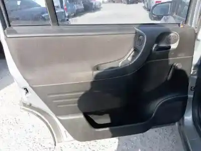 Veicolo di demolizione opel zafira a y22dtr dell'anno 2003 alimentato 