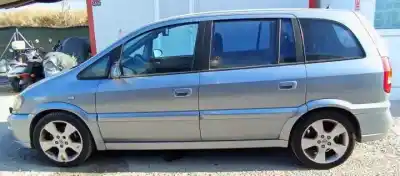 Veicolo di demolizione opel zafira a y22dtr dell'anno 2003 alimentato 