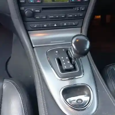 Veículo de Sucata jaguar s-type 7b.7g do ano 2004 alimentado 