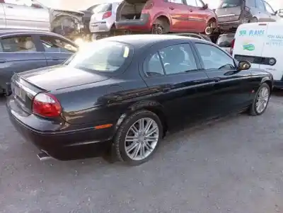 Veículo de Sucata jaguar s-type 7b.7g do ano 2004 alimentado 