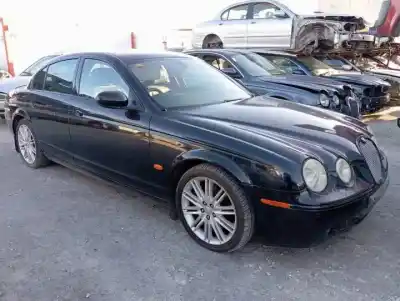 Veículo de Sucata jaguar s-type 7b.7g do ano 2004 alimentado 
