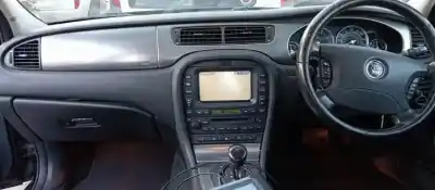 Veículo de Sucata jaguar s-type 7b.7g do ano 2004 alimentado 