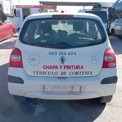 Veicolo di demolizione renault twingo d7f800 dell'anno 2008 alimentato 