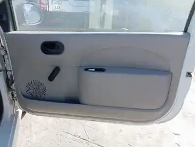 Veicolo di demolizione renault twingo d7f800 dell'anno 2008 alimentato 