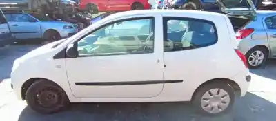 Veicolo di demolizione renault twingo d7f800 dell'anno 2008 alimentato 