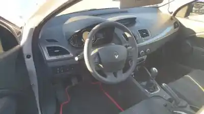 Veículo de Sucata renault megane iii berlina 5 p h5f400 do ano 2014 alimentado 