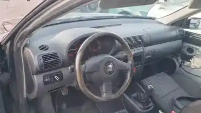 Здавання транспортного засобу seat leon (1m1) d-asv року 1999 потужний 