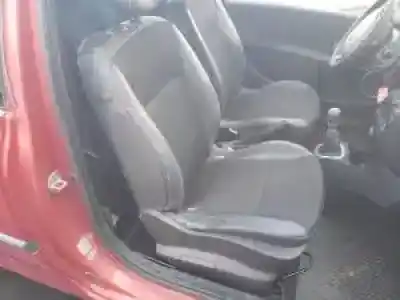 Veicolo di demolizione renault clio iii k9k764 dell'anno 2005 alimentato 