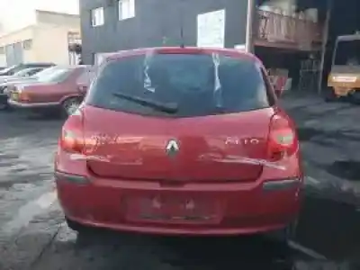 Veicolo di demolizione renault clio iii k9k764 dell'anno 2005 alimentato 
