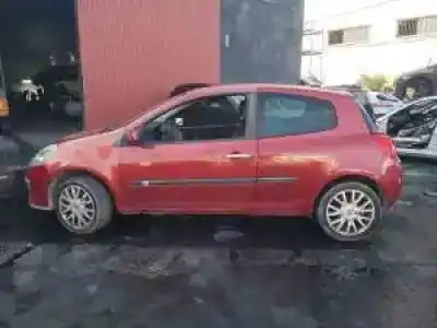 Veicolo di demolizione renault clio iii k9k764 dell'anno 2005 alimentato 