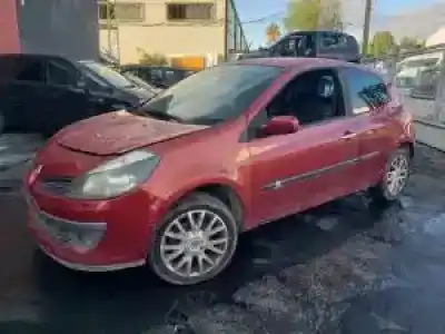 Veicolo di demolizione renault clio iii k9k764 dell'anno 2005 alimentato 