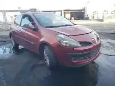 Veicolo di demolizione renault clio iii k9k764 dell'anno 2005 alimentato 