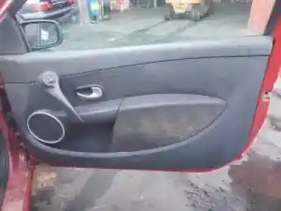 Veicolo di demolizione renault clio iii k9k764 dell'anno 2005 alimentato 