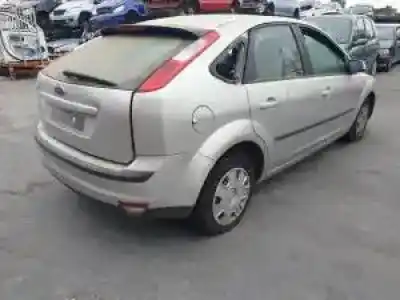Veicolo di demolizione ford focus berlina (cap) hwda.hwdb.shda.shdb.shdc dell'anno 2005 alimentato 