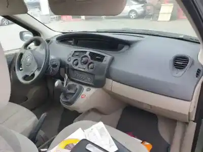 Veicolo di demolizione renault scénic ii (jm0/1_) 2.0 (jm05, jm0u, jm1n, jm1u, jm2v) dell'anno 2003 alimentato 