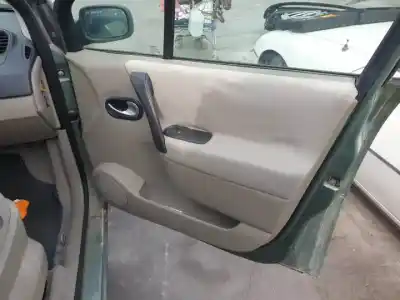 Veicolo di demolizione renault scénic ii (jm0/1_) 2.0 (jm05, jm0u, jm1n, jm1u, jm2v) dell'anno 2003 alimentato 