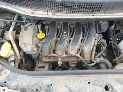 Veicolo di demolizione renault scénic ii (jm0/1_) 2.0 (jm05, jm0u, jm1n, jm1u, jm2v) dell'anno 2003 alimentato 