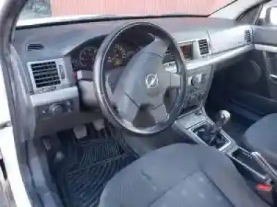 Verschrottungsfahrzeug opel vectra c berlina d-y20dth des jahres 2002 angetrieben 