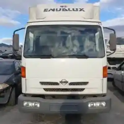 Véhicule à la ferraille nissan atleon (tk) bd30ti de l'année 2000 alimenté 