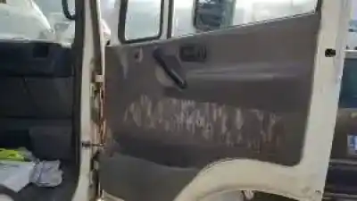 Véhicule à la ferraille nissan atleon (tk) bd30ti de l'année 2000 alimenté 