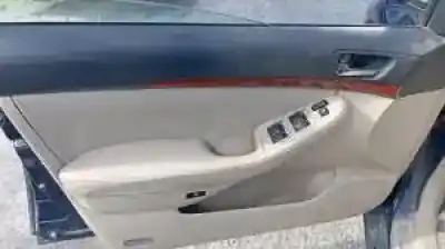 Vehicul casat toyota avensis berlina (t25) 1azfse al anului 2003 alimentat 